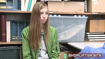 إنها تقوم بكل أنواع الوضعيات الجنسية مع صديقها الحارس الأمني.